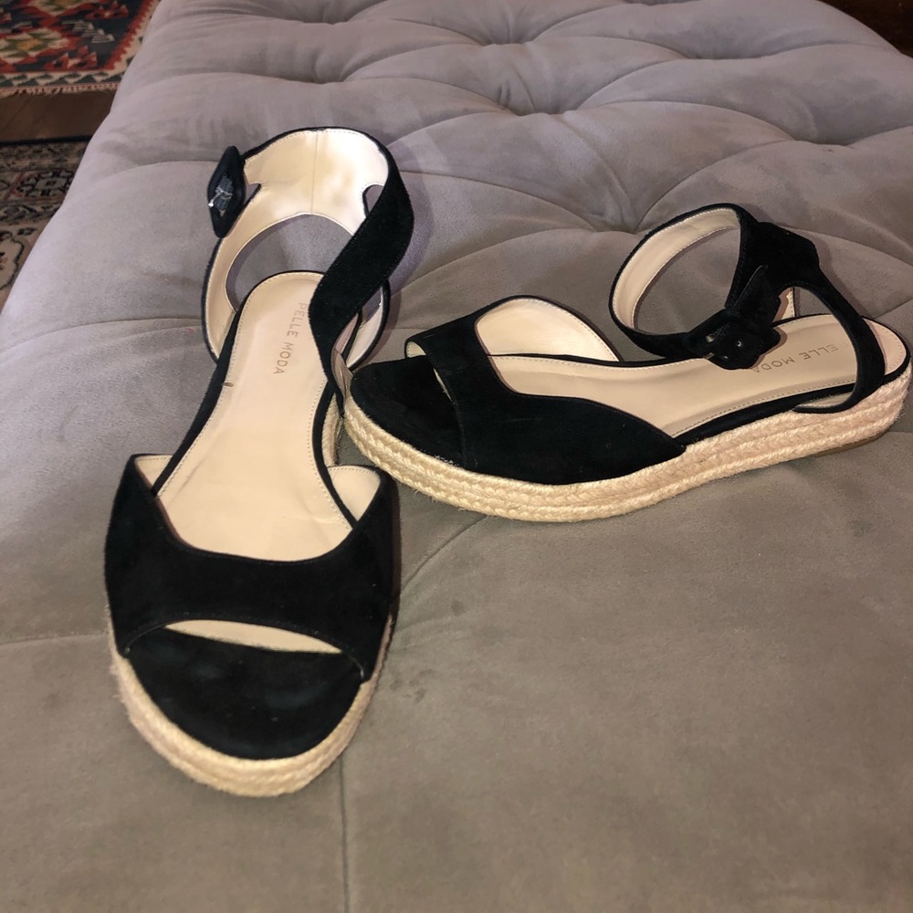 Pelle moda espadrilles gently used.